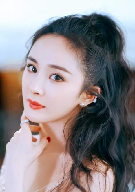 明星网红谁最美,盘点当红明星网红最美瞬间”